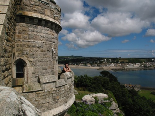 Um casal de portugueses bateu minha foto, mas confesso que fiquei tensa por me afastar tanto da câmera! / A nice portuguese couple offered to take my picture; I must admit I wasn't at ease so far away from my camera.