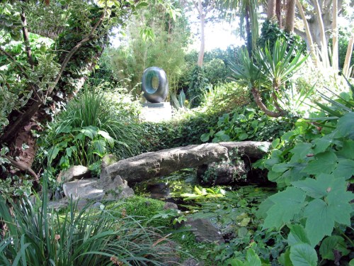 O museu preserva o estudio e jardins como eram quando a artista ali morava e trabalhava