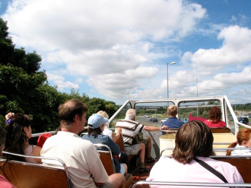 Ônibus circular de turismo/ Drop in-Drop off tour bus