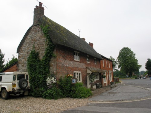 Casa com telhado de turfa / Thatched roof