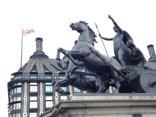 Estátua de Boudicca em Londres, junto ao rio Tâmisa / Boudicca statue by the Thames, London