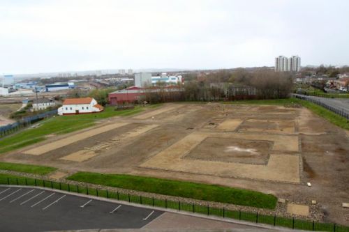 Restou apenas um contorno no chão./ All that's left is an outline on the ground.