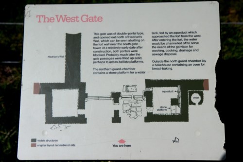4 - Portão Oeste, não aparece na foto aérea. / West gate doesn't appear in the aerial view.