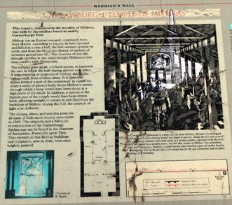 A placa informativa junto ao templo, em mau estado / The sign by the temple , not very well kept