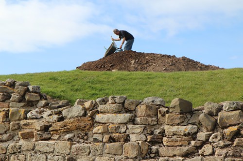 Excavation in progress / Escavação em curso