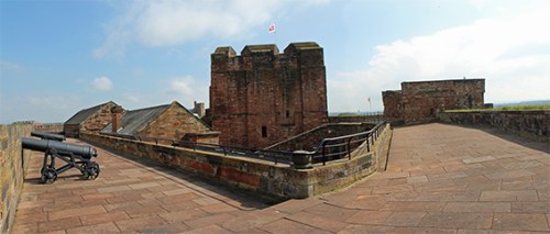 Em 1122, Henrique I da Inglaterra mandou construir este castelo de pedra sobre o antigo forte romano./  In 1122, Henry I of England ordered a stone castle to be constructed on the site of the old Roman fort.