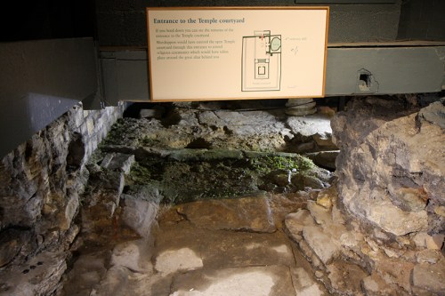 Entrada para o jardim do templo / Entrance to the Temple's gardens