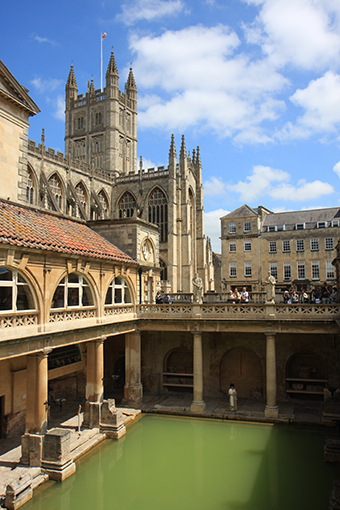 Andar superior, vista da Catedral ao fundo / upper level, with Cathedral in the background