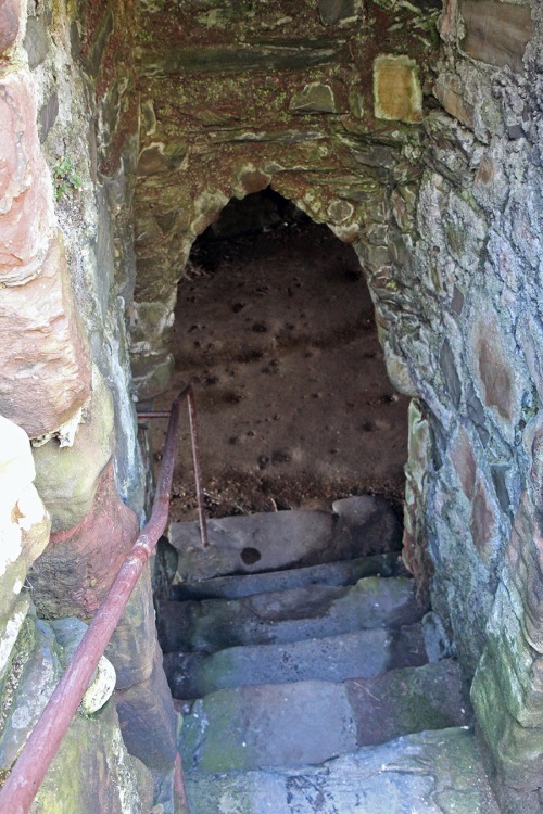 Entrada da cripta / Crypt entrance