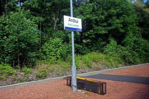 Os nomes das estações, sempre em inglês e gaélico / The names of the stations, always in English and Gaelic