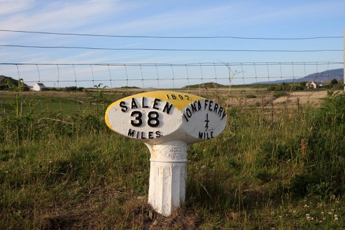 Marco na estrada / Landmark