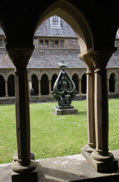 Outro ângulo da escultura / Sculpture sideview
