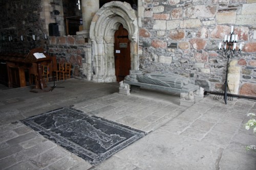 Túmulos dentro da Igreja / Indoors graves