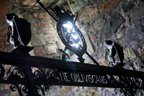 Ne Obliviscaris. Não esquece. Do not forget.