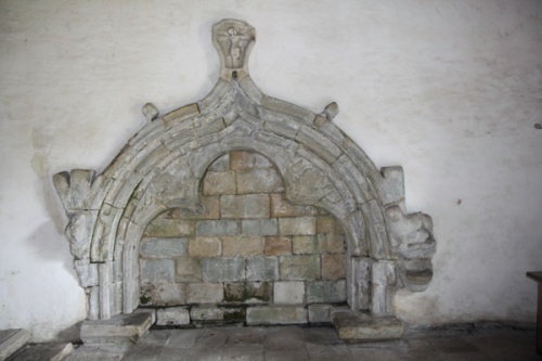 Túmulo no interior da Capela / Grave inside the Chapel